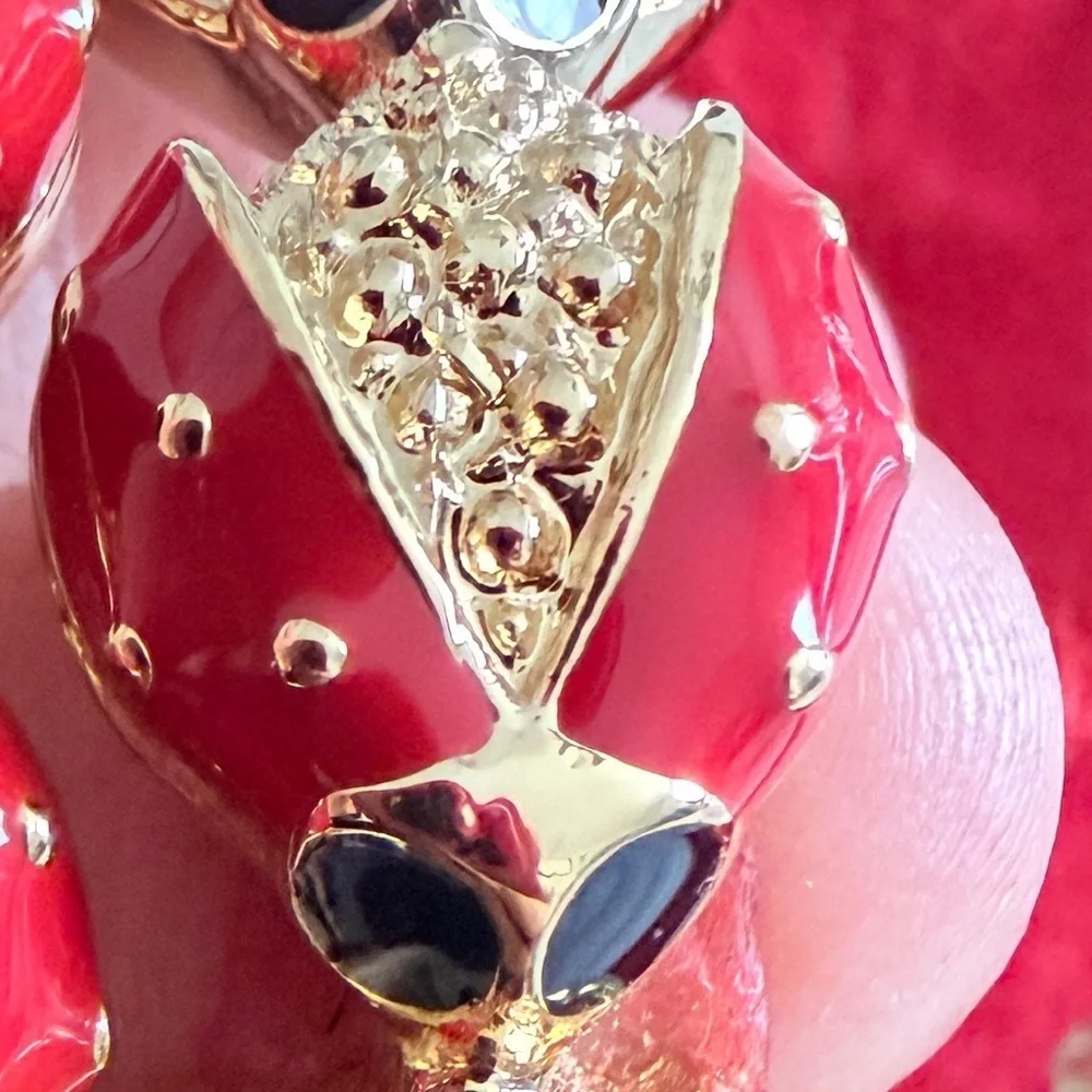 Kenneth Jay Lane Red and Gold napkins  Holders rings